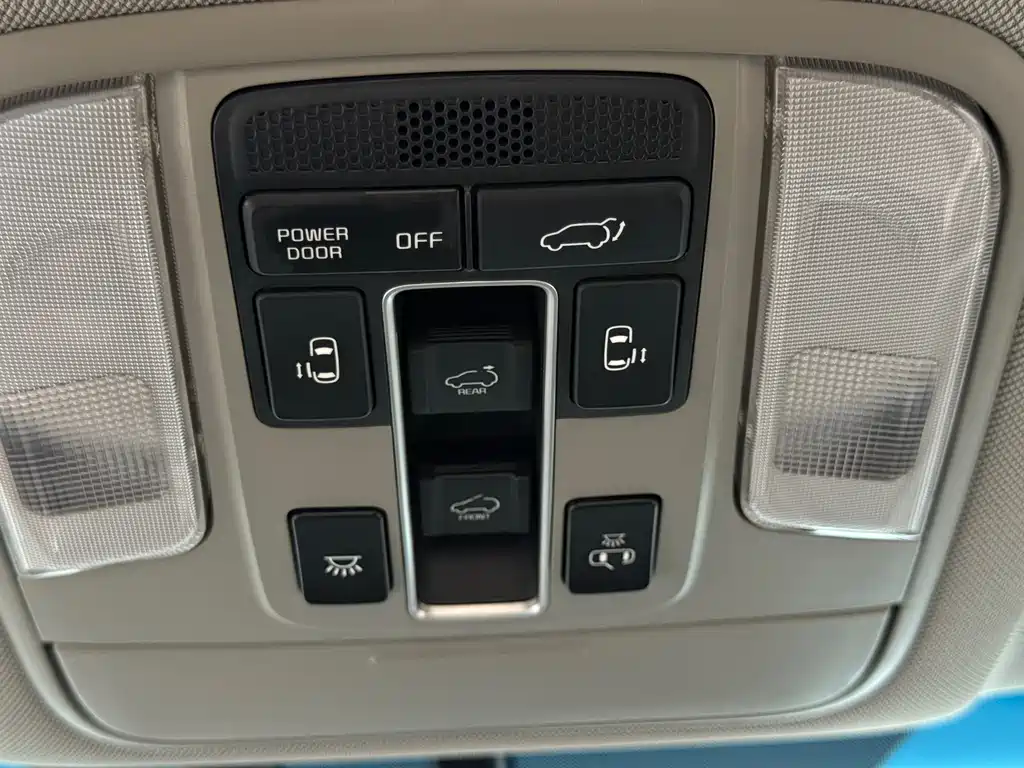 Kia Carnival — миниатюра 17
