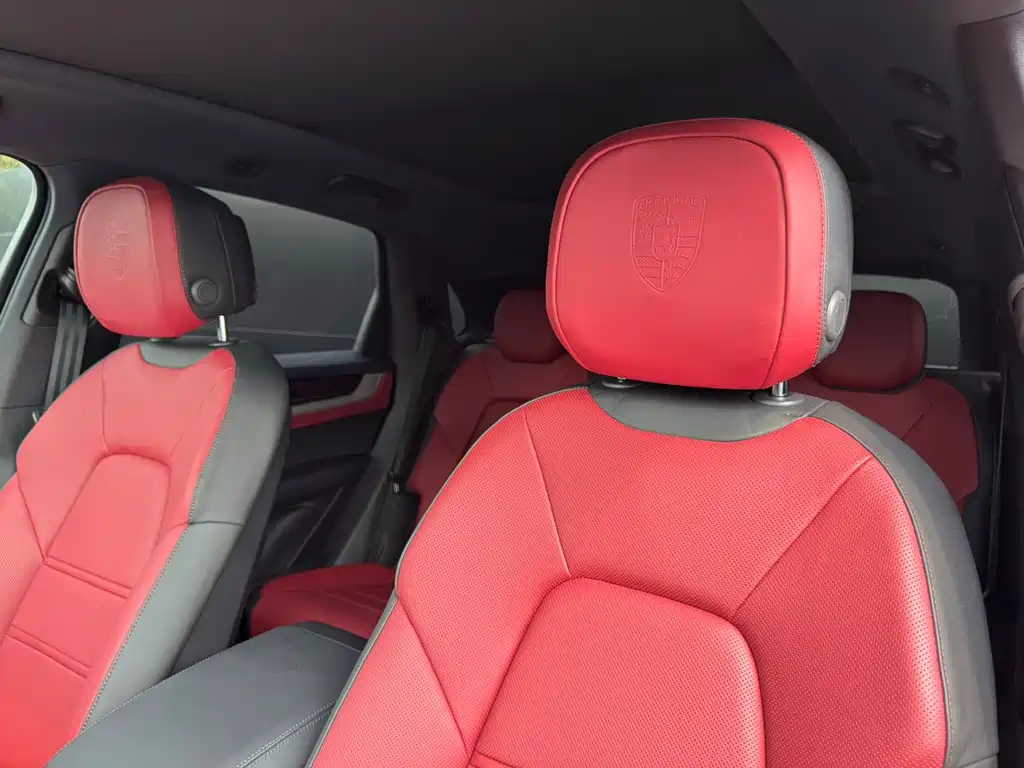 Porsche Cayenne — миниатюра 16