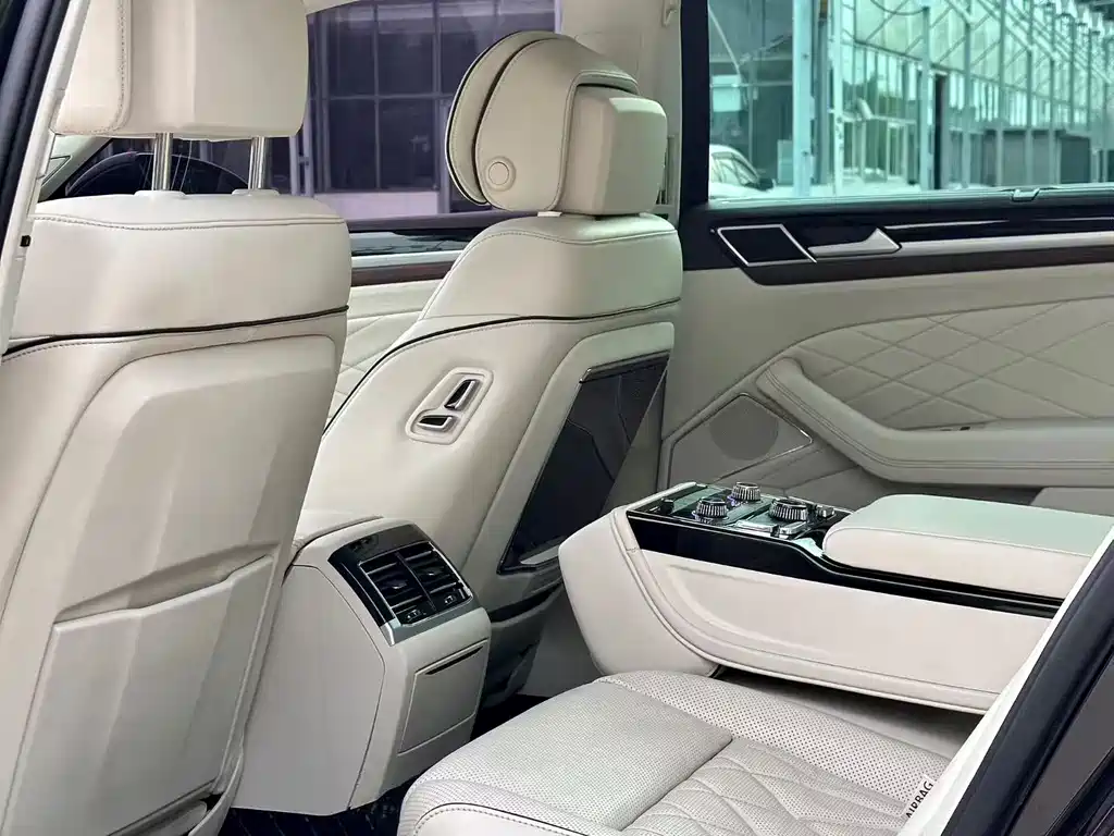 Volkswagen Phideon — миниатюра 6