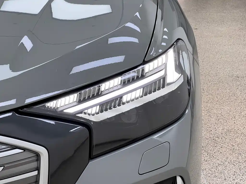 Audi Q4 e-tron 2022 50 e-tron quattro