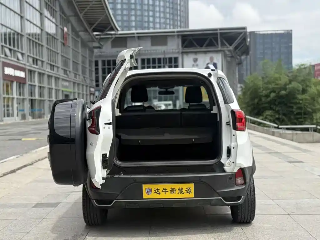 BYD Yuan EV — миниатюра 9