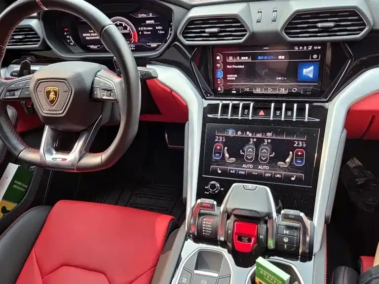 Lamborghini Urus — миниатюра 3