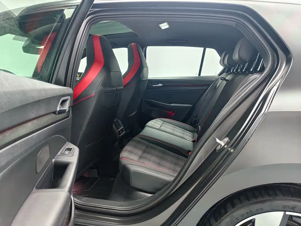 Volkswagen Golf GTI — миниатюра 15
