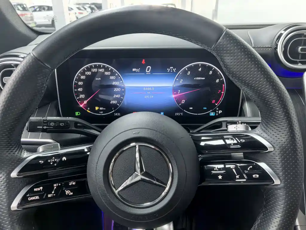 Mercedes-Benz GLC — миниатюра 12
