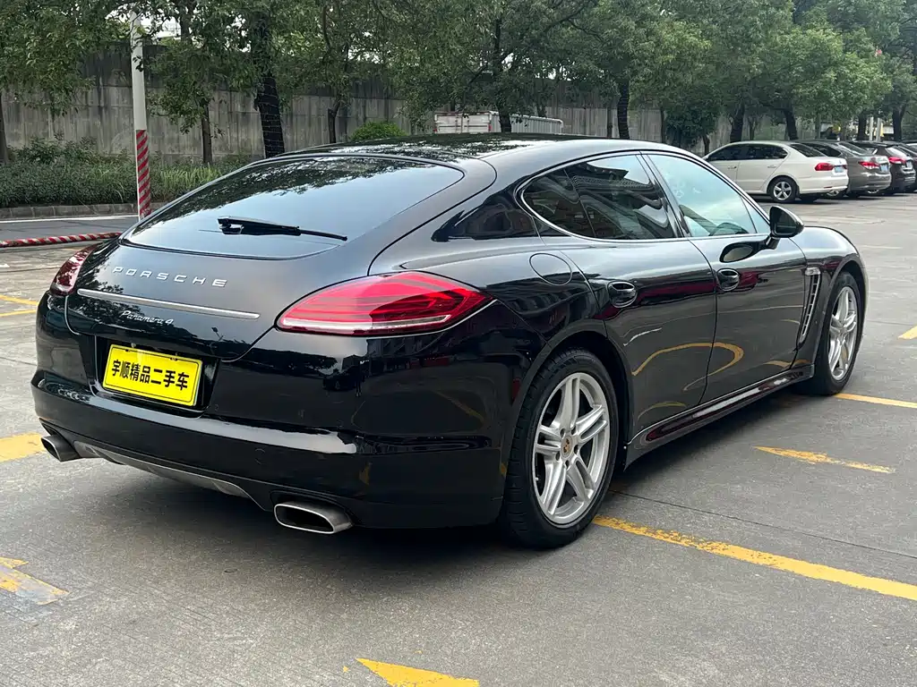 Porsche Panamera 2013 Panamera Platinum Edition 3.6L