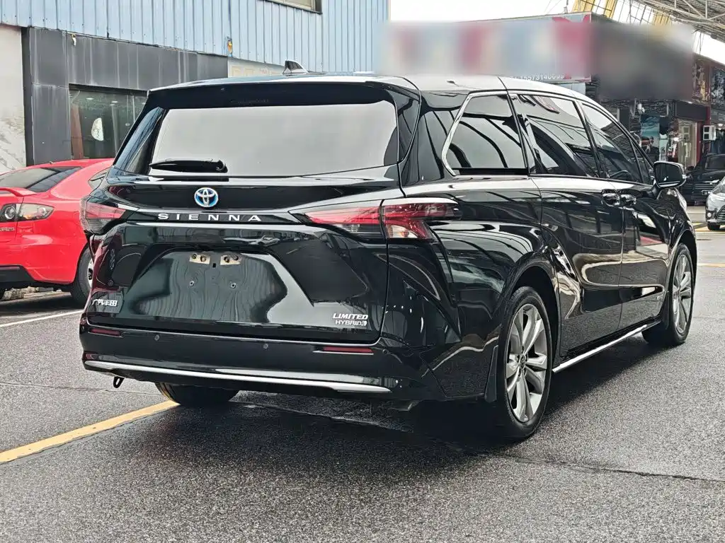 Toyota Sienna — миниатюра 13