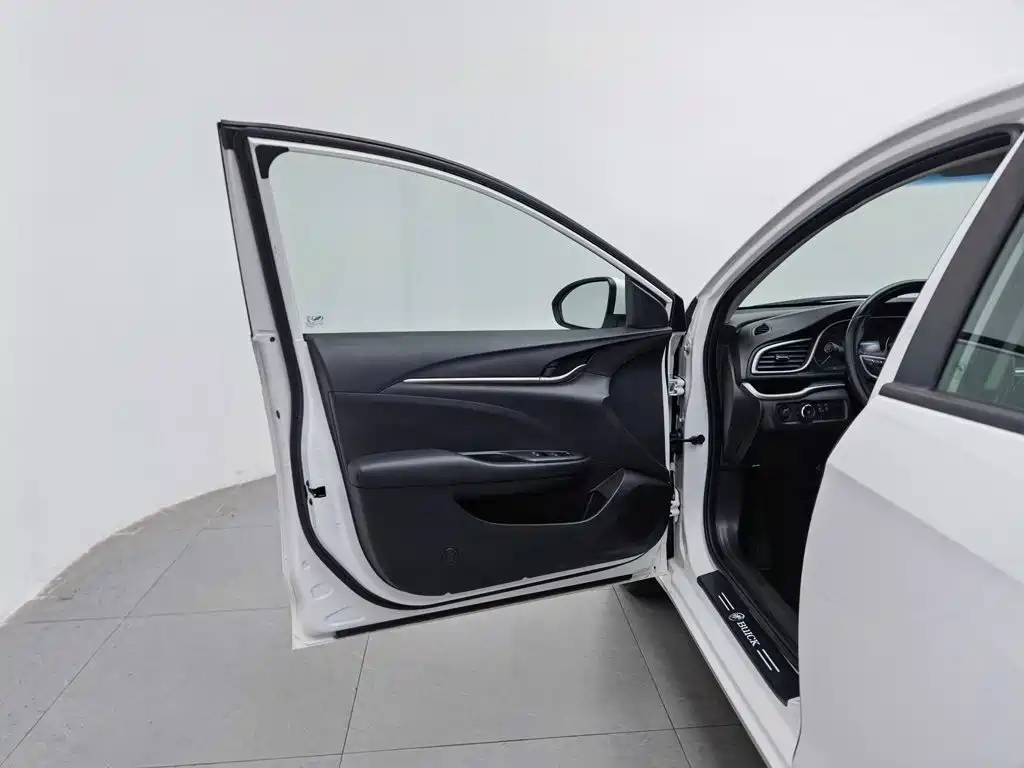 Buick Excelle — миниатюра 8