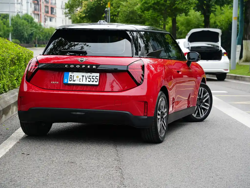 Mini COOPER 2025 456km COOPER E
