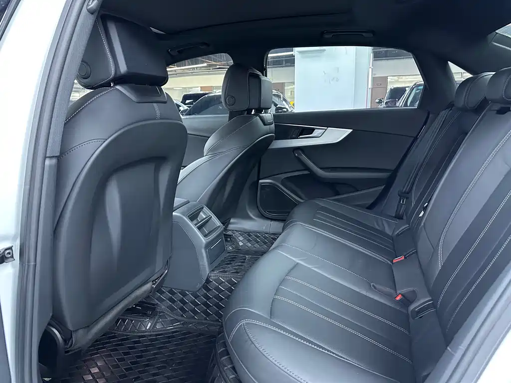 Audi A4L 2022 40 TFSI Fashion