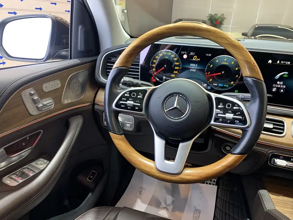 MERCEDES-BENZ GLS