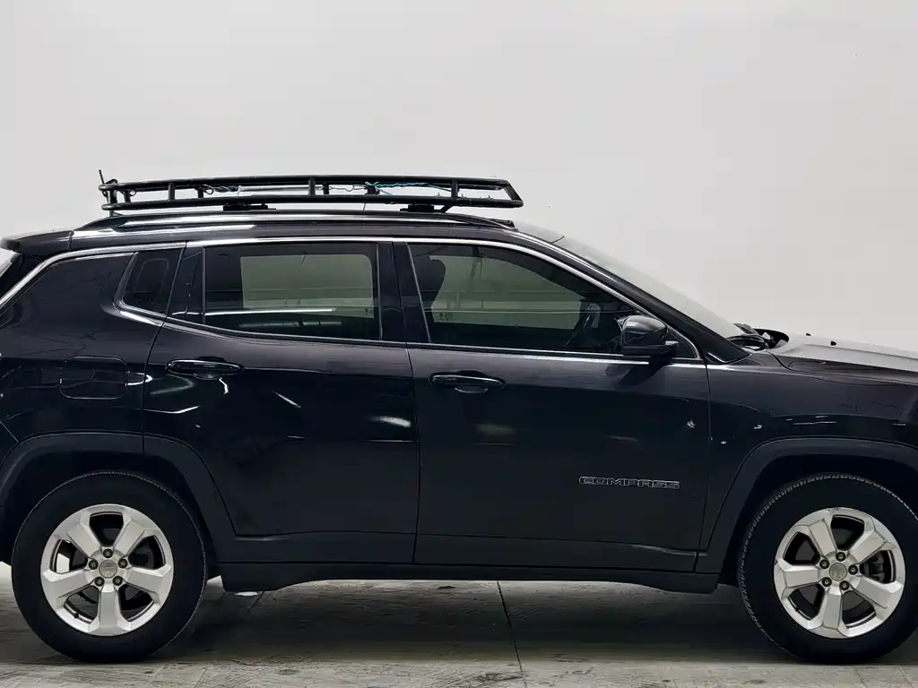 Jeep Compass — миниатюра 8