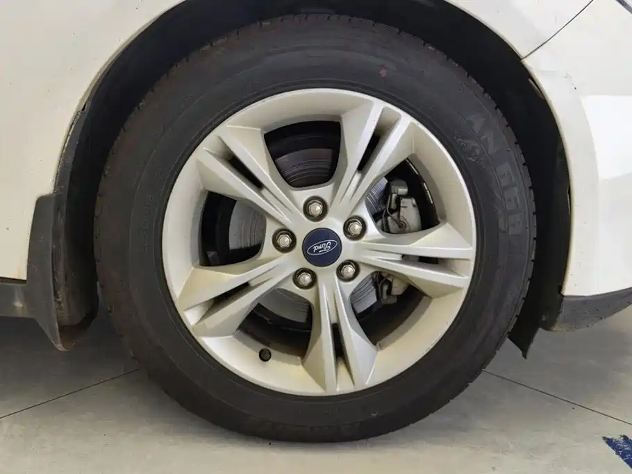 Ford Focus — миниатюра 6