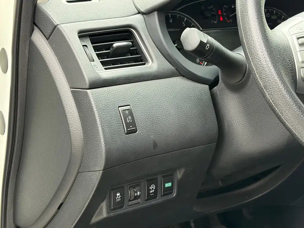 Nissan Tiida — миниатюра 15