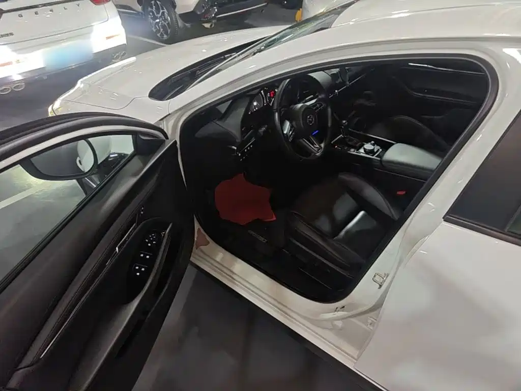 Mazda 3 Axela — миниатюра 16