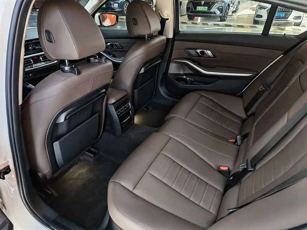 BMW 3 Series — миниатюра 8