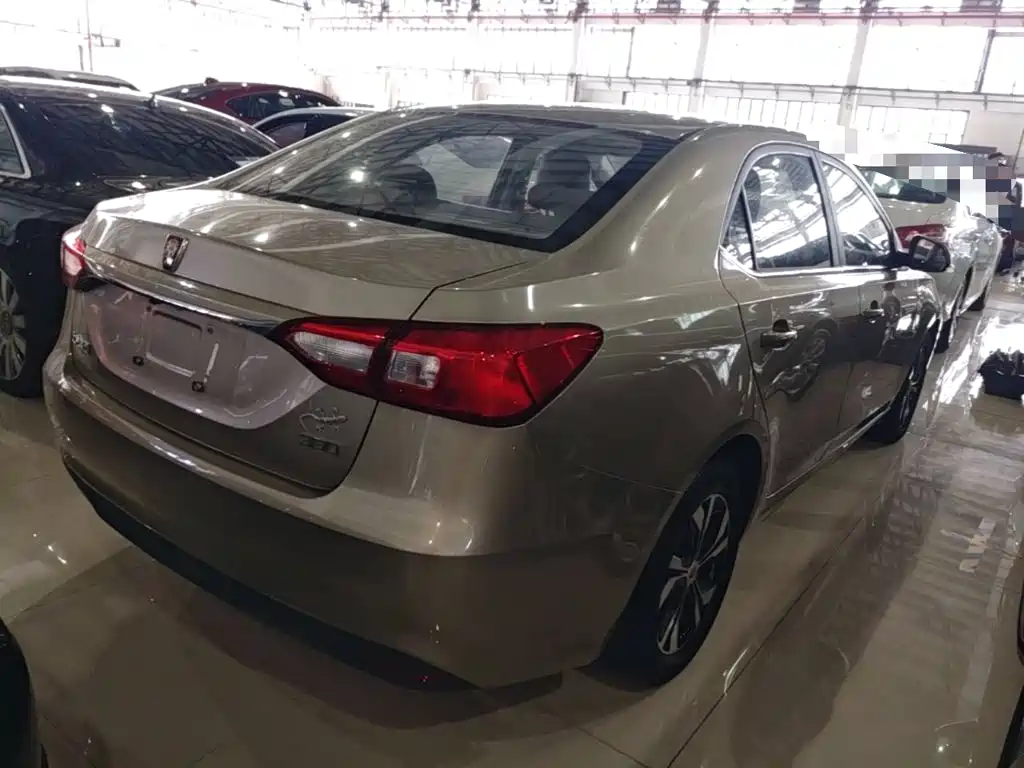 Roewe 360 — миниатюра 7
