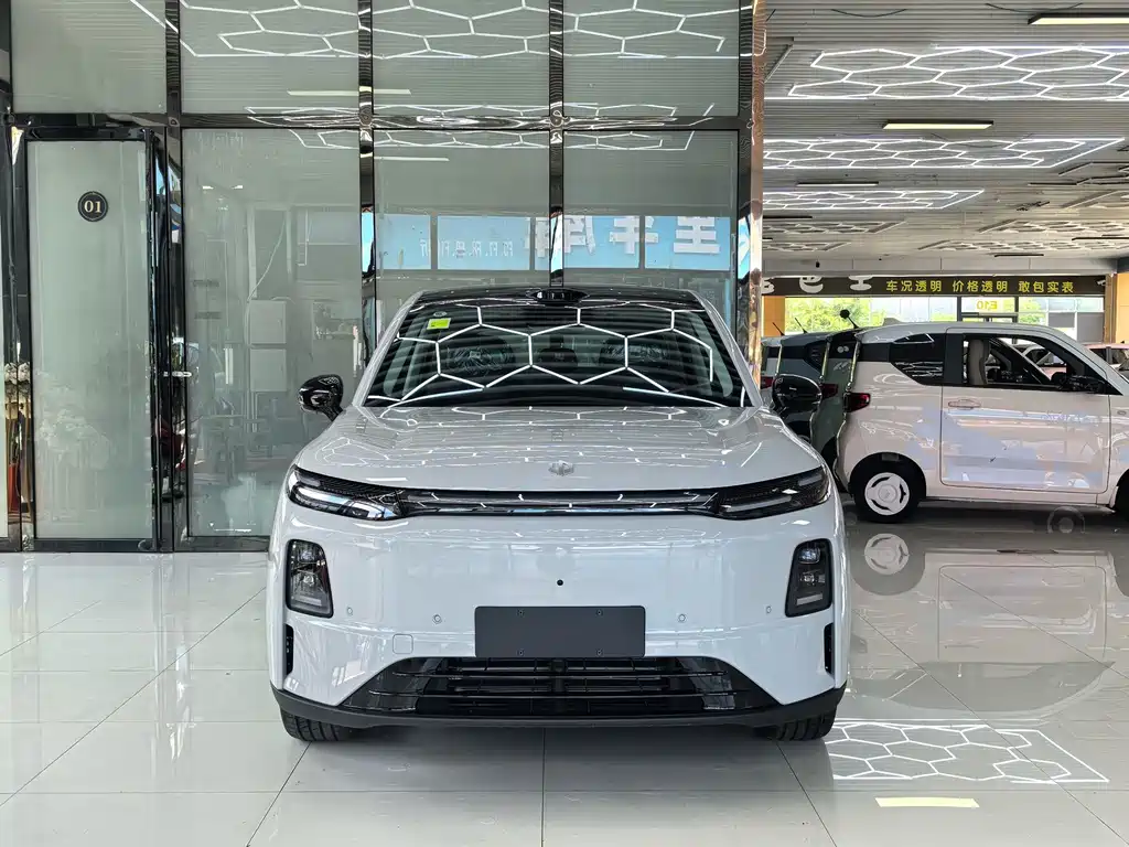 Leapmotor Leapmotor C10 — миниатюра 2