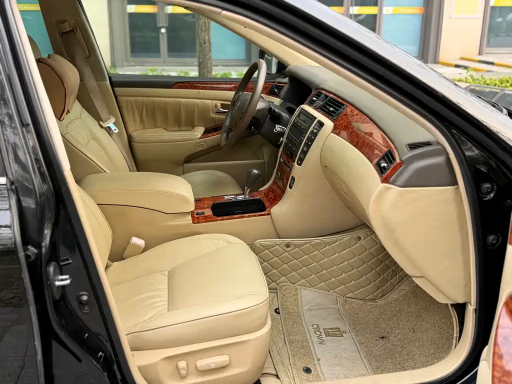 Toyota Crown 2006 2.5L Royal