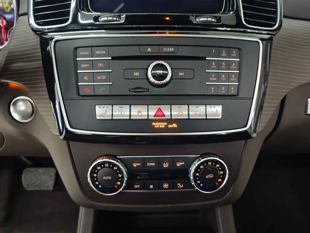 Mercedes-Benz GLE (Import) — миниатюра 22