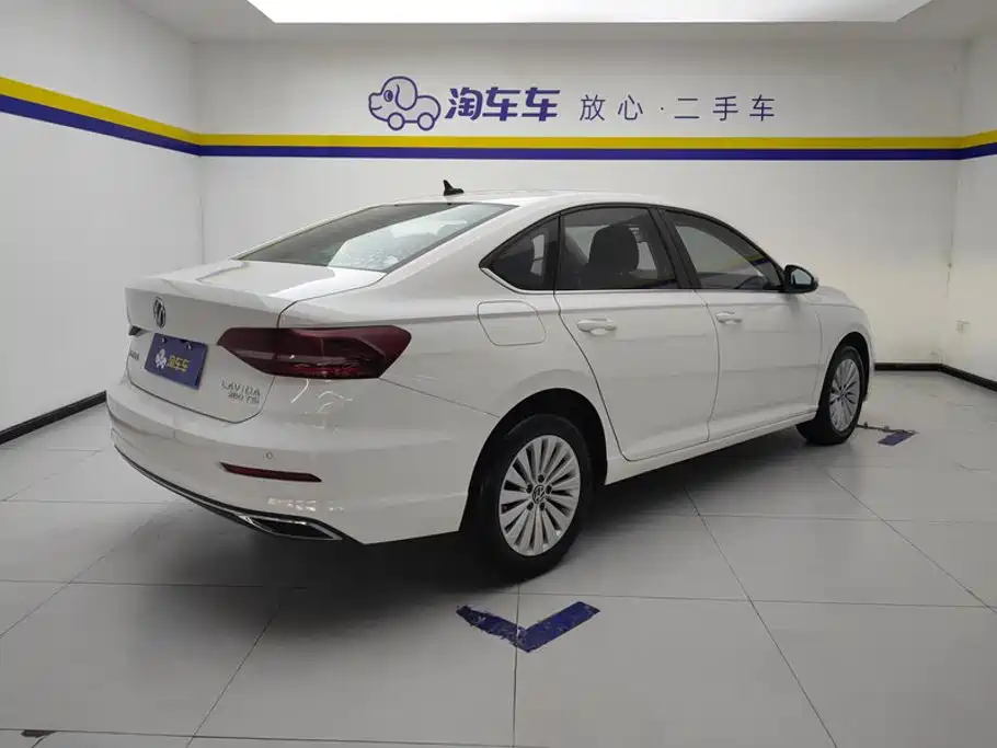 Volkswagen Lavida — миниатюра 3