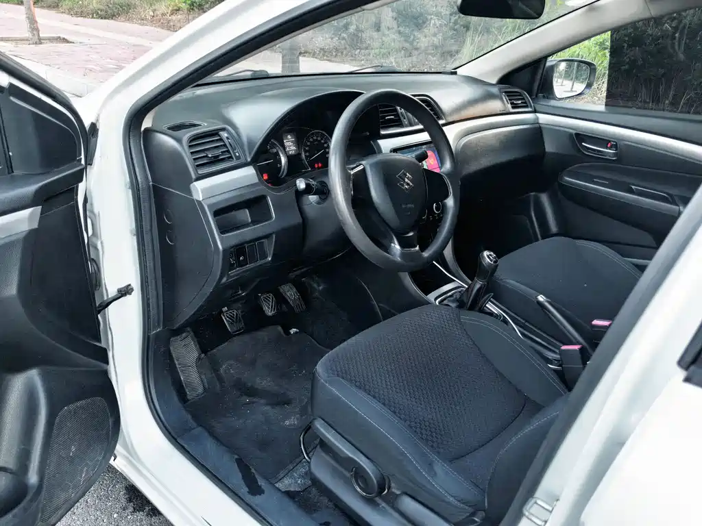 Suzuki Alivio — миниатюра 10