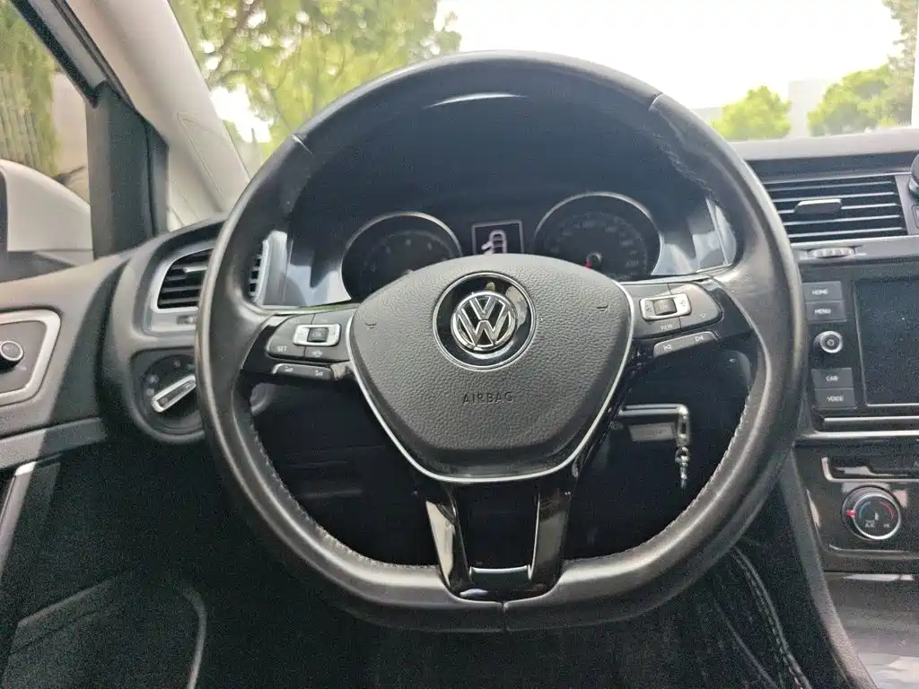 Volkswagen Golf — миниатюра 3