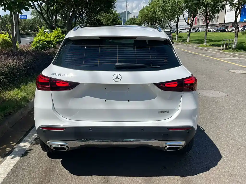 Mercedes-Benz GLA — миниатюра 10
