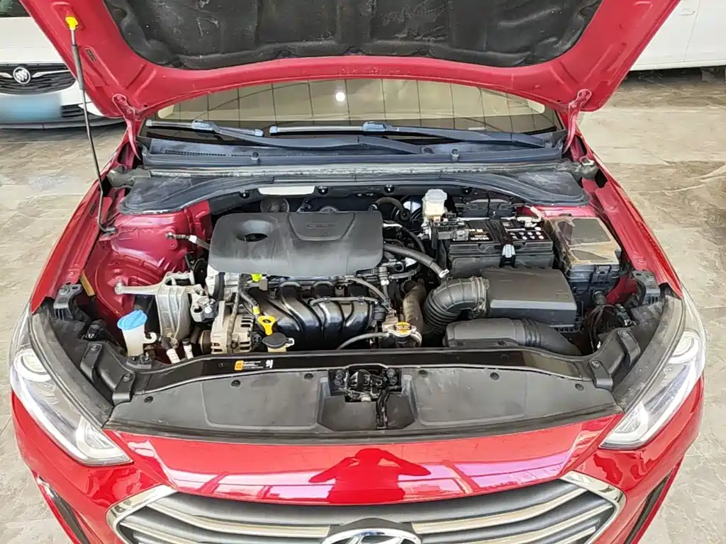 Hyundai Elantra — миниатюра 20