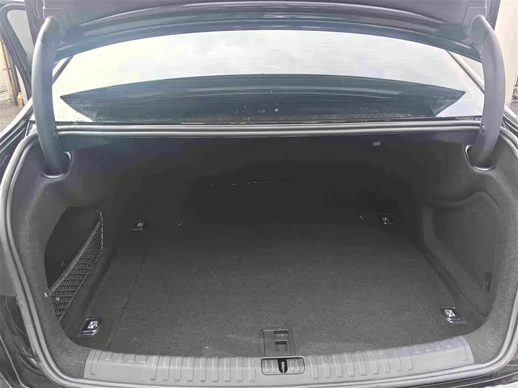 Audi A6L — миниатюра 8