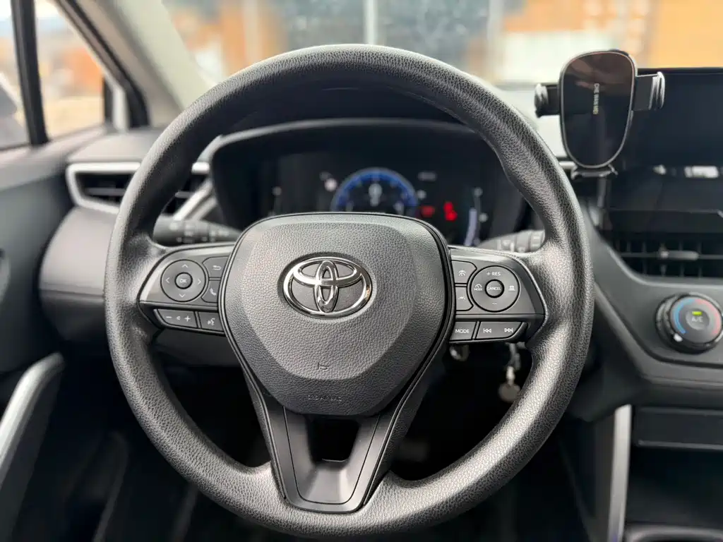 Toyota Corolla Cross — миниатюра 11