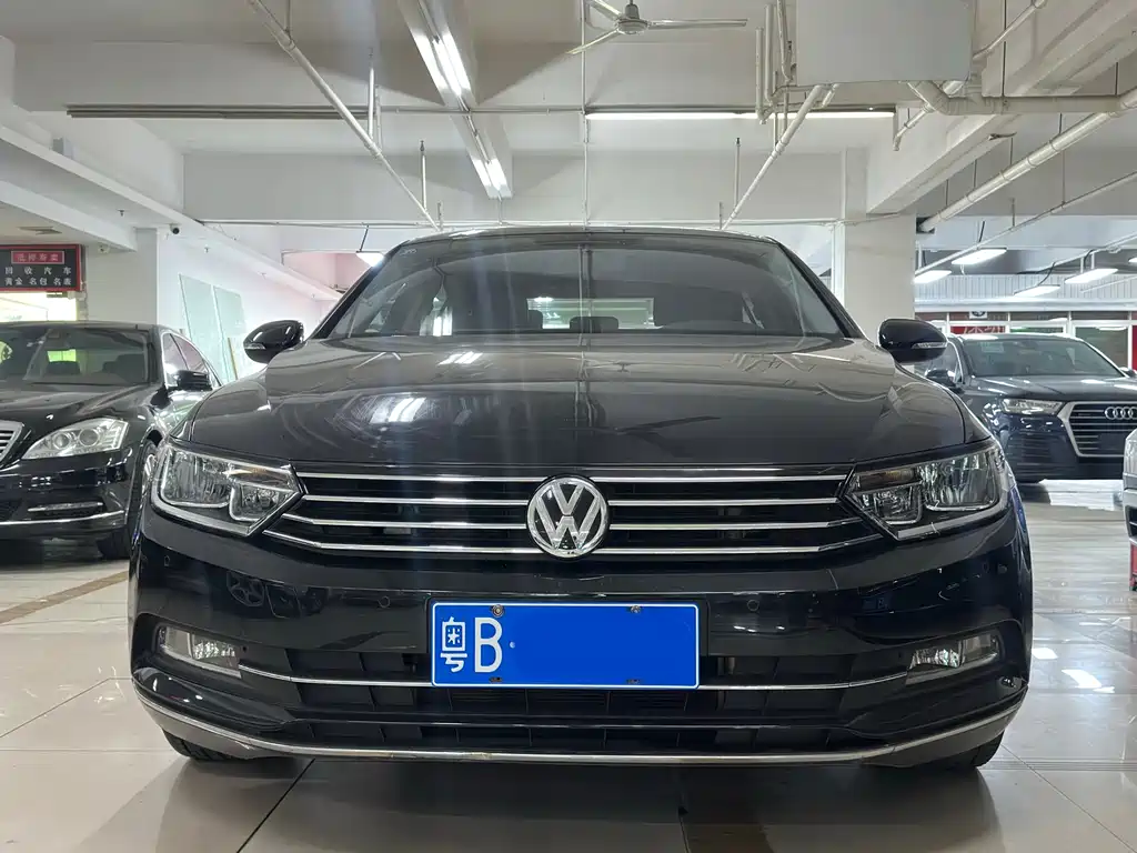 Volkswagen Magotan 2018 330TSI DSG Lead