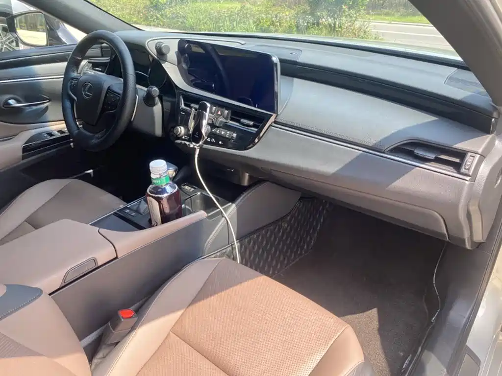 Lexus ES — миниатюра 2