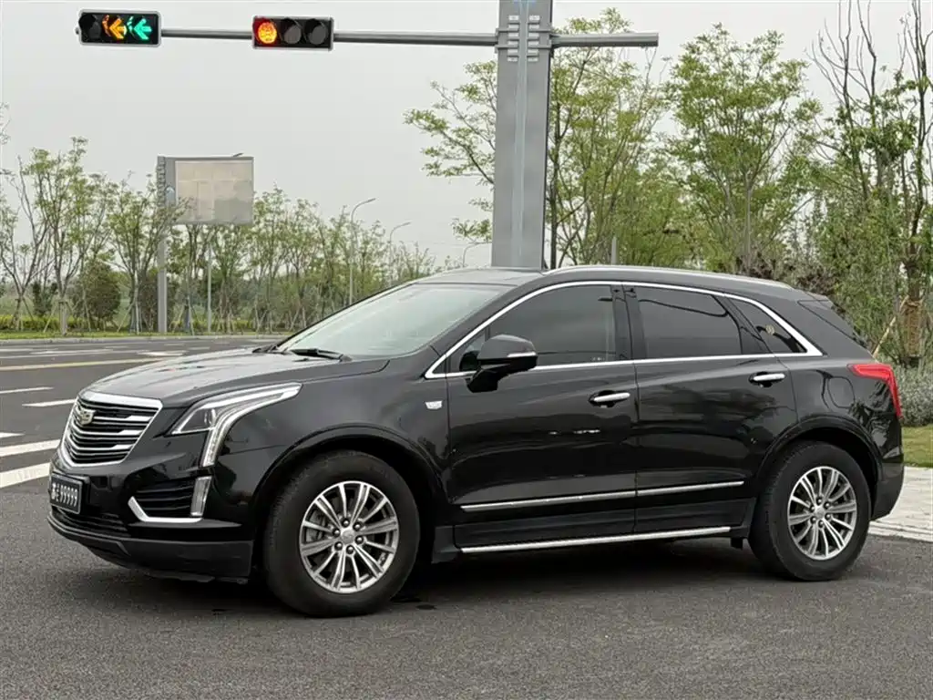 Cadillac XT5 - фото 24