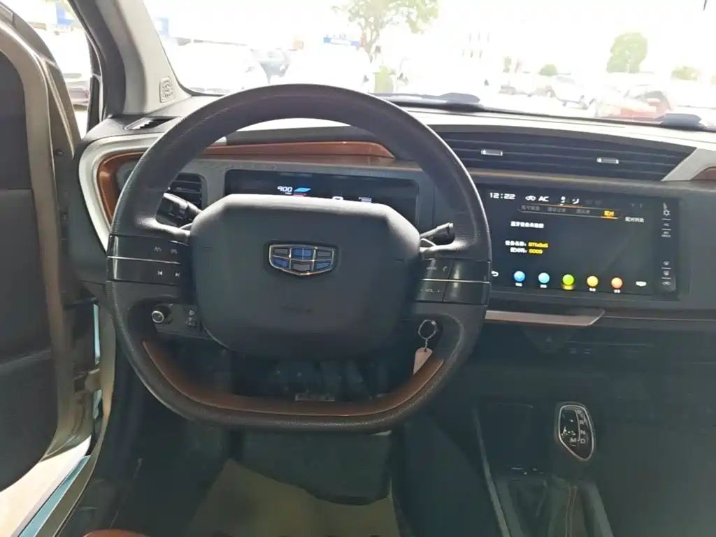 Geely Vision X1 — миниатюра 11