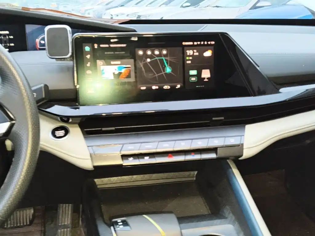 Changan UNI-V iDD — миниатюра 13