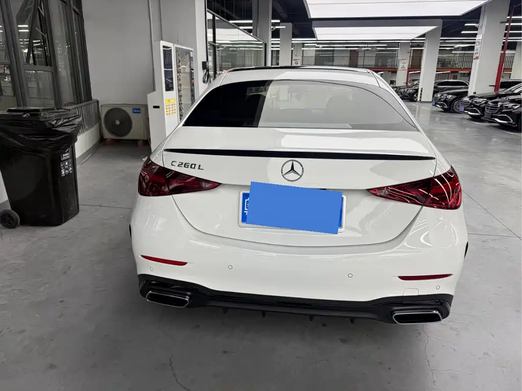 Mercedes-Benz C-Class — миниатюра 14