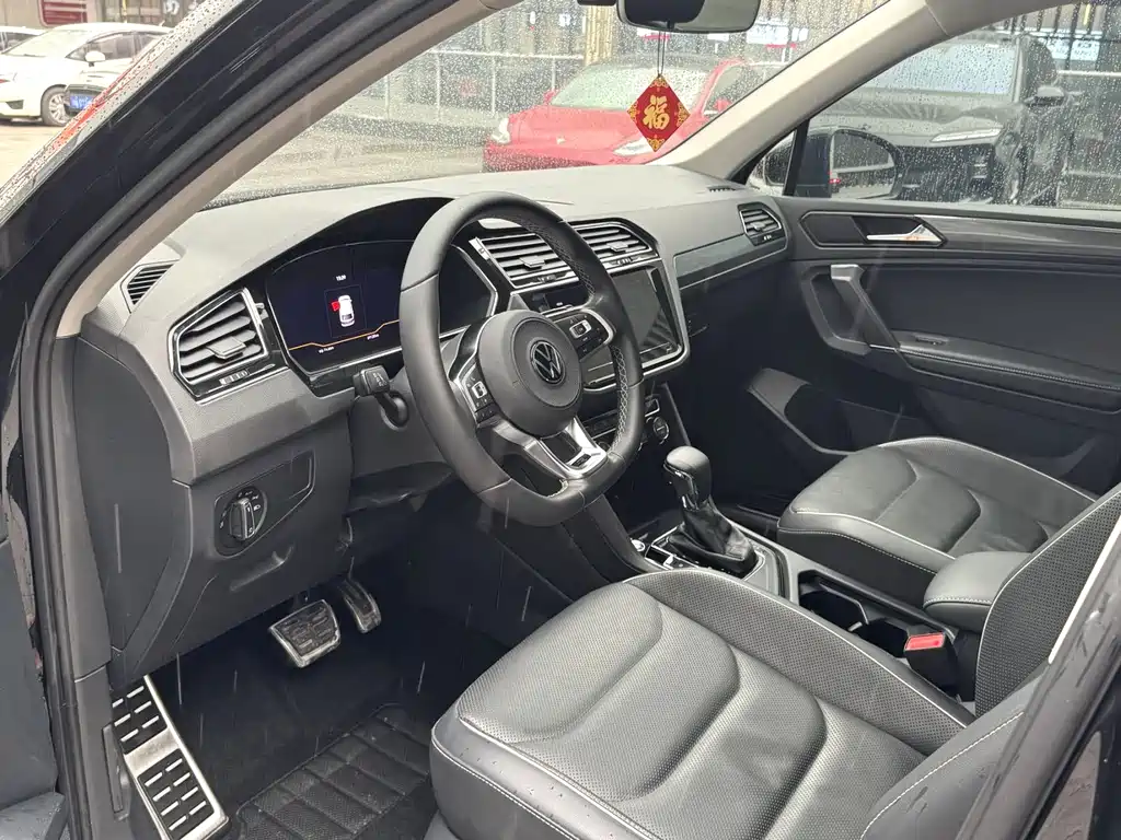 Volkswagen Tiguan L L 2021 330TSI AT R-Line Flagship
