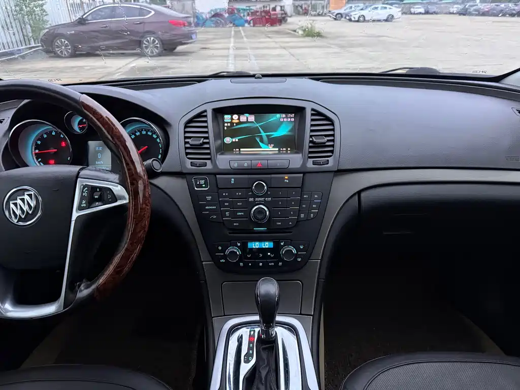 Buick Regal — миниатюра 10