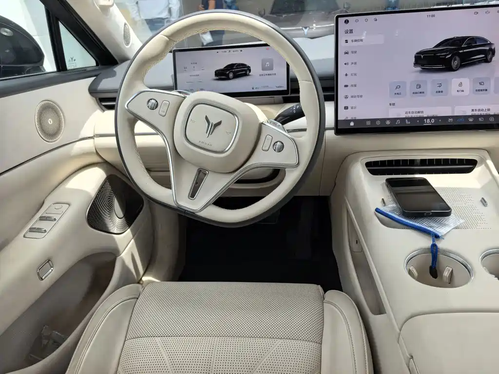 VOYAH Passion L — миниатюра 11