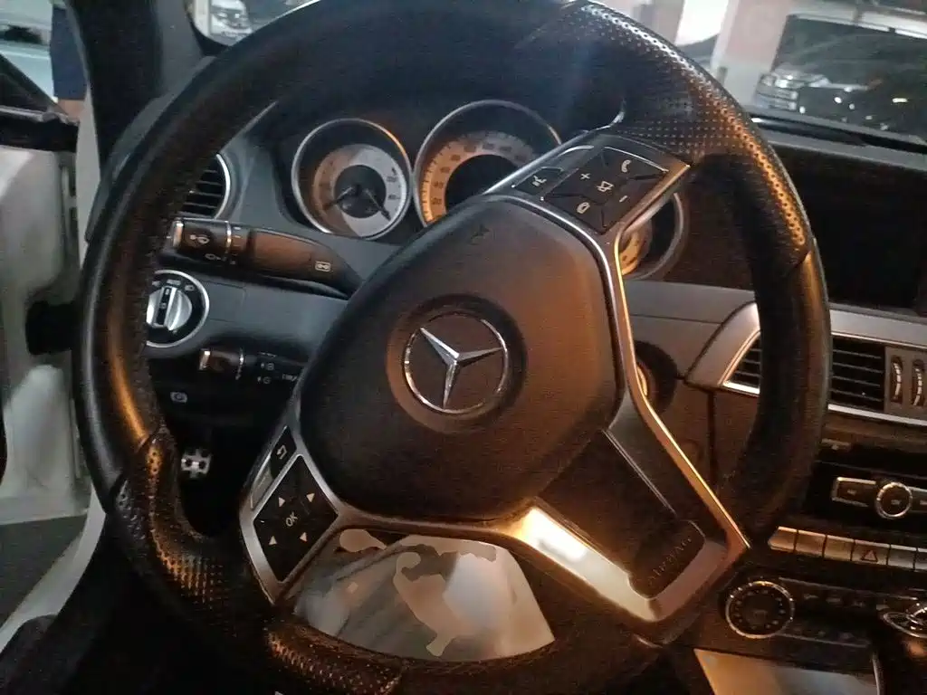 Mercedes-Benz C-Class (Import) — миниатюра 3