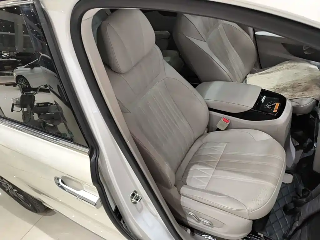 Roewe iMAX8 — миниатюра 25