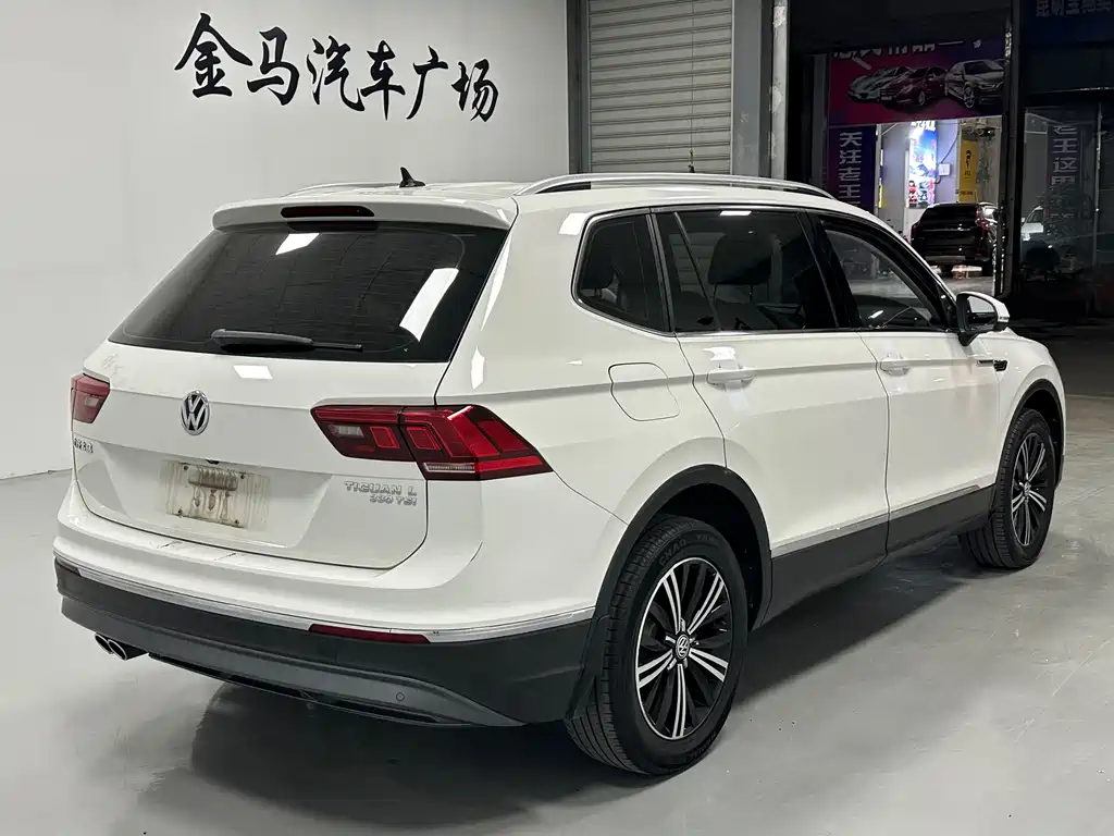 Volkswagen Tiguan L — миниатюра 9