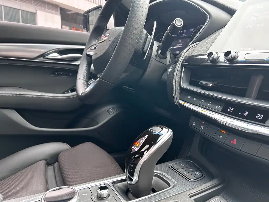 Cadillac CT5 — миниатюра 14
