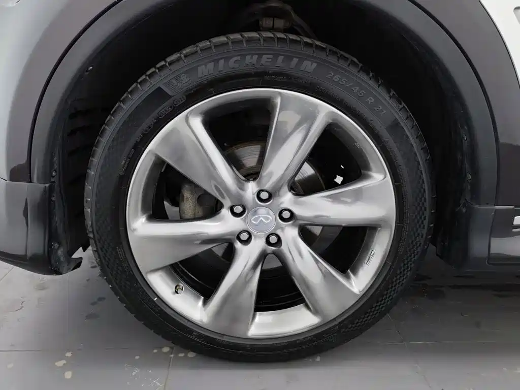 Infiniti FX — миниатюра 17