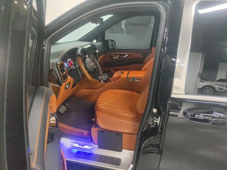 Mercedes-Benz Vito 2024 2.0T 7 мест