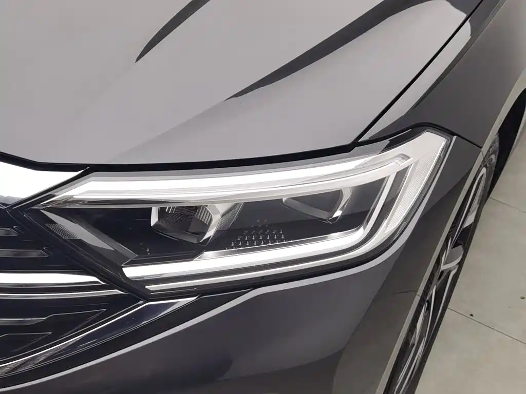 Volkswagen Sagitar — миниатюра 7