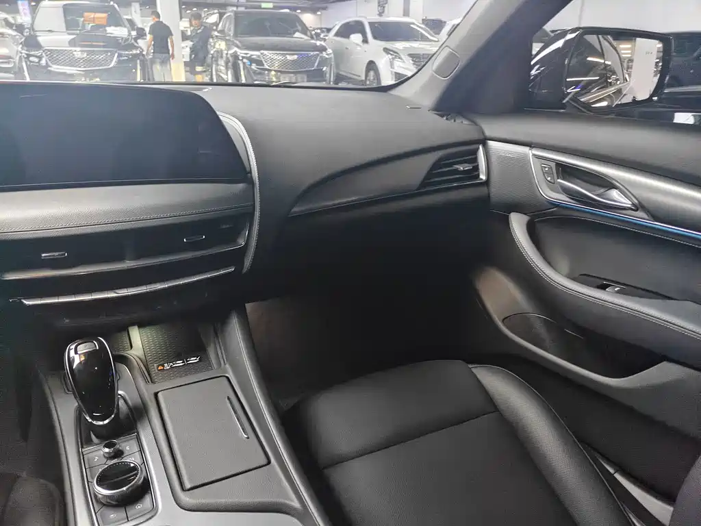 Cadillac CT5 — миниатюра 18