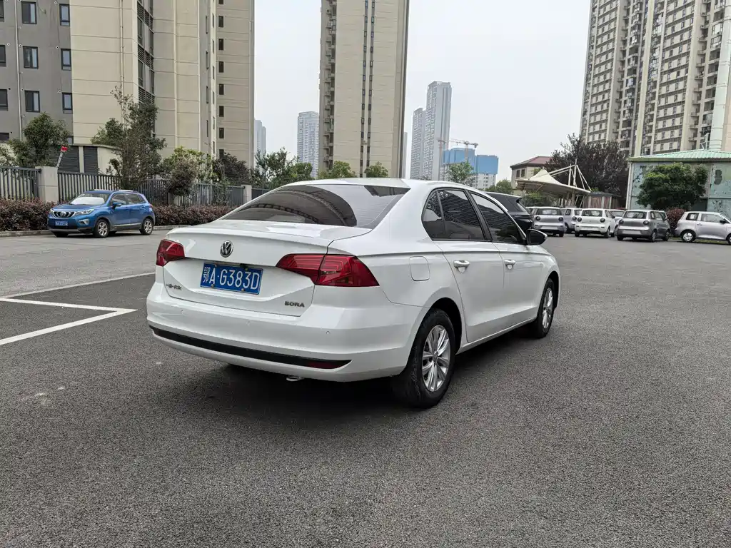Volkswagen Bora 2016 1.6L AT Comfort