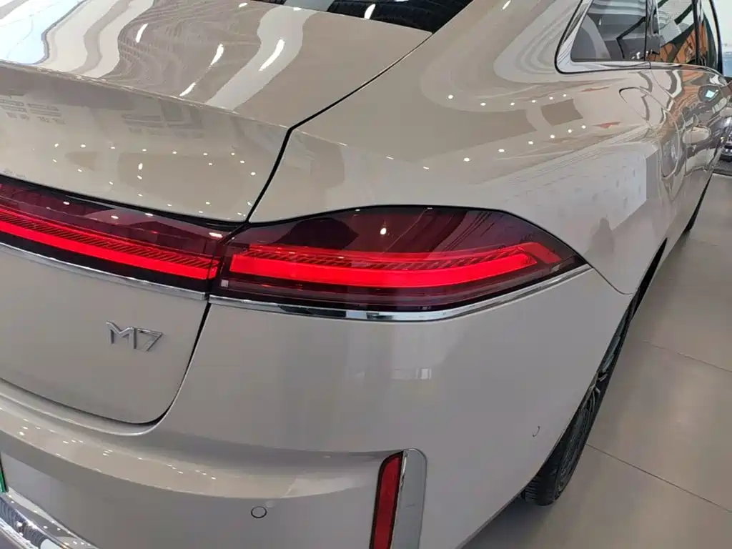 Roewe M7 DMH — миниатюра 8