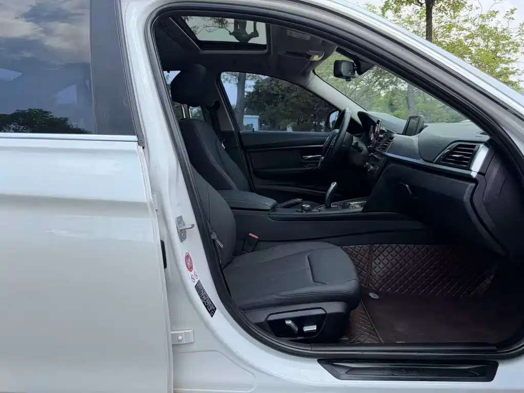 BMW 3 Series — миниатюра 10